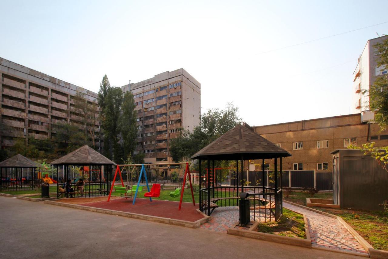 Апартаменты С Двумя Спальнями На Арбате! Almaty Exteriér fotografie